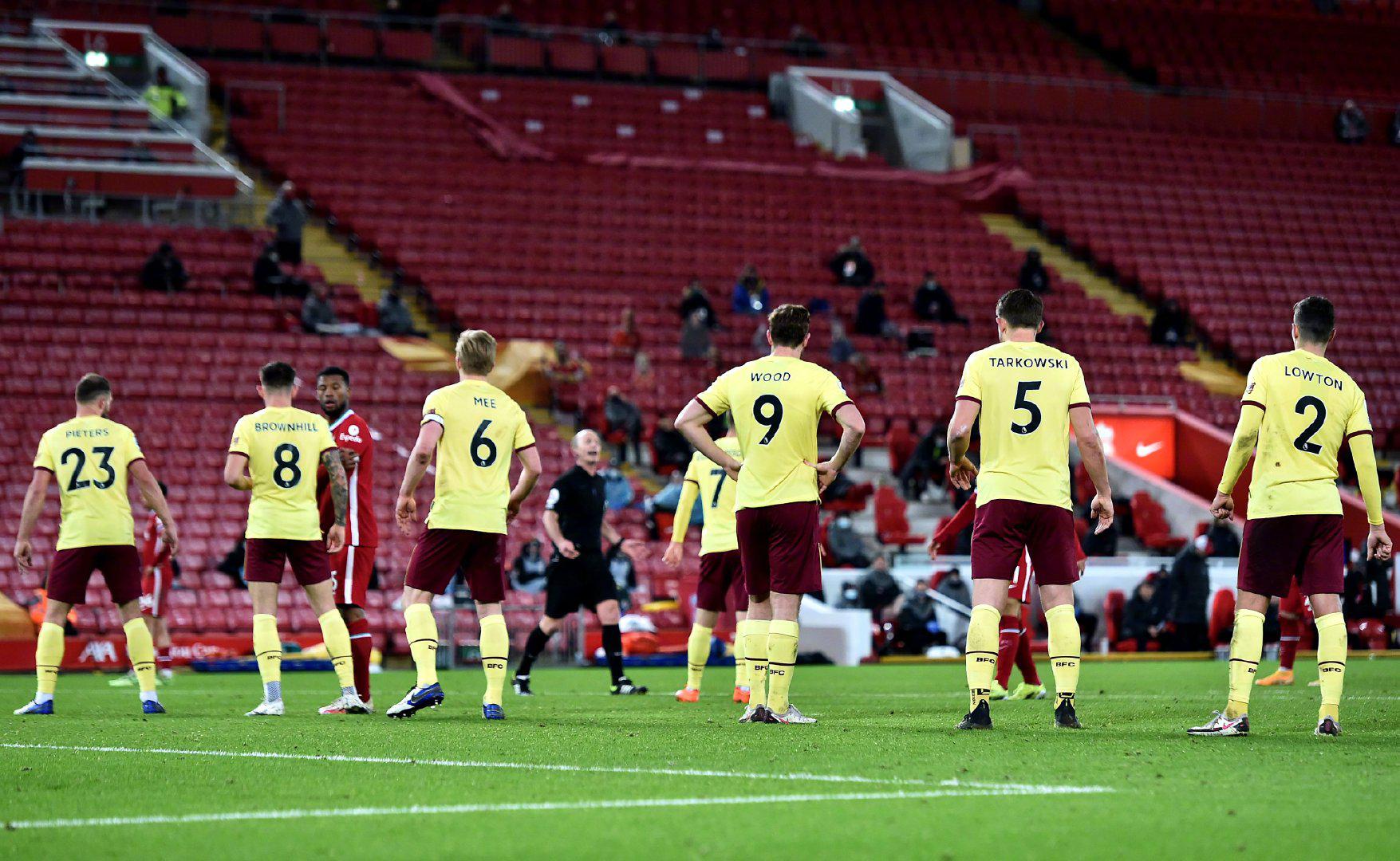 足坛的竞争 足坛的竞争